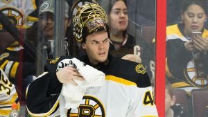 Tuukka Rask fyller 35 år strax efter OS i Peking. Tuukka Rask i Bostons tröja.