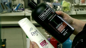 Dove Colour Care, 17,50 e/l ja TRESemmé Colour Fade Protection, 9,80e/l. Dove Colour Care, 17,50 e/l ja TRESemmé Colour Fade Protection, 9,80e/l.