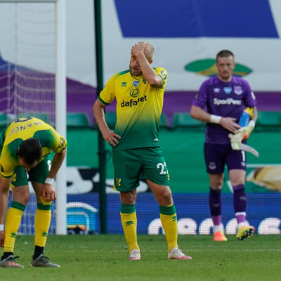 Norwichs Teemu Pukki skrapar sig i huvudet efter matchen mot Everton.