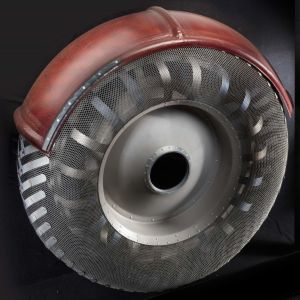 Kuuauton pyörä. Sen päällä oleva lokasuoja oli erittäin tärkeä! Kuuauton metallinyöreistä tehty pyörä ja lokasuoja