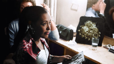 Billie Holiday i sin loge i samband med ett framträdande i Paris 1958.