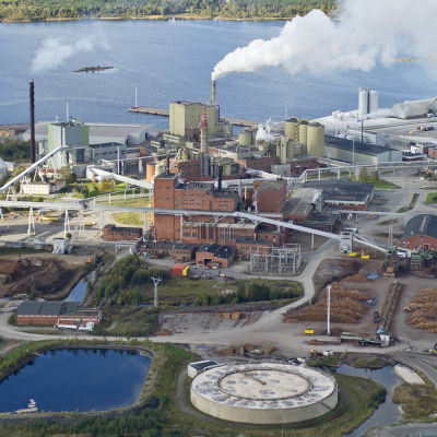 Stora Ensos pappersfabrik i Kemi.