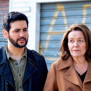 Uuden Espanjaan sijoittuvan rikosdraaman päärooleissa näyttelevät Riitta Havukainen ja Fran Perea.