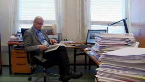 Antti Rautava är utredningschef vid Riksdagens utredningstjänst. Antti Rautava, utredningschef, Riksdagens utredningstjänst