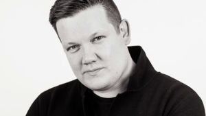 Sony Music Finlandin alkuvuodesta aloittanut toimitusjohtaja Henri "MGI" Lanz. Henri Lanzin promokuva.