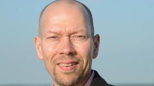 Tapio Karvonen ser att regionens företag kan dra ekonomisk nytta ifall branschen satsar på ett grönare tänk. specialforskare Tapio Karvonen
