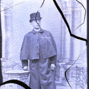 Marian veli Konstantin Kopjeff maaliskuussa vuonna 1893. Kuvan negatiivi on särkynyt.