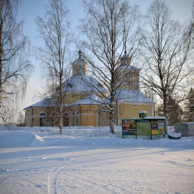 Kirkko Kurikan keskustassa.