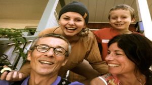 Stefan, Karen, Maja och Kalle Randström. Stefan och karen Randström är bosatta i kanada med dottern maja och sonen Kalle