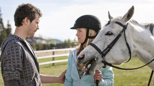 Sydänmailla-sarjan Amy Fleming (Amber Marshall)