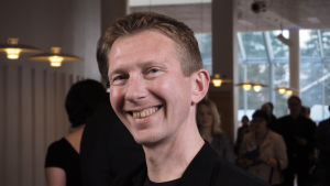 Ylen kommentaattorina finaalilähetyksessä toimi pianisti ja liedmusiikin ohjaaja Heikki Pellinen. Pianisti ja liedmusiikin ohjaaja Heikki Pellinen.