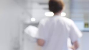 Personalen är sjukhusets viktigaste resurs. Erfarenheter vid VCS visar att det straffar sig att skära ner på antalet vårdare. Sjukskötare