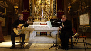 Duo Nieminen-Ahonen konsertoi. Duo Kai Nieminen-Timo Ahonen soittaa kirkossa Roomassa