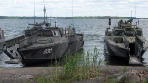 Svenska marinen övade utanför Hangö sommaren 2016. Svenska stridsbåtar (CB90) i Syndalen, Hangö udd, under BALTOPS-manövern juni 2016.