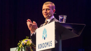 Regeringsansvaret märks inte i stödet för Samlingspartiet. Samlingspartiets nya ordförande Petteri Orpo