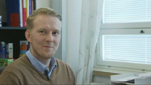 Sami Grönberg tycker att det känns meningsfullt att hans arbete kan påverka politiken. Sami Grönberg, ekonomist och utredare vid riksdagens utredningstjänst