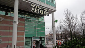 Fimeas beslut om fler apotek i Vanda har lett till en rättelseyrkan. Myrbacka apotek.