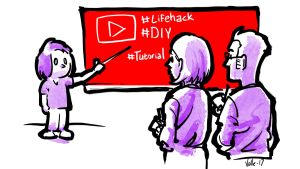 Jo hyvinkin pienelle lapselle voidaan opettaa yksinkertaisia tapoja etsiä tietoa ja samalla tutustuttaa hänet erilaisiin tietolähteisiin. Lapsi osoittaa karttakepillä taululle, jossa on videopalvelun symboli ja #lifehack, #DIY ja #tutorial. Vanhemmat ottavat muistiinpanoja.