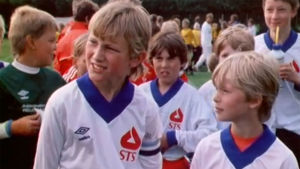 Sami Hyypiä (vas) haastateltavana Helsinki Cupissa 1985