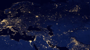 Rymdbild av light pollution från Nasa En världskarta var man ser elektricitet lysa på olika ställen av världen.