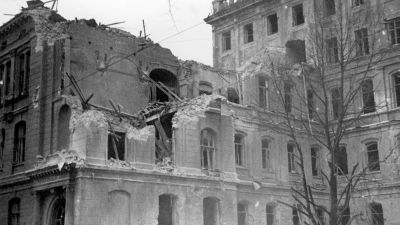 Bombade hus, 1940