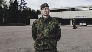 Försvarsmaktens mål är att allvarliga olyckor helt ska undvikas, säger tjänstgöringssäkerhetschef, major Panu Kekoni. Säkerhetsansvarig Panu Kekoni i Karelska brigaden.