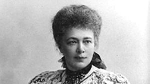 Alfred Nobel blev mycket förtjust i grevinnan Bertha Kinsky, sedermera Bertha von Suttner. Alfred Nobel blev mycket förtjust i grevinnan Bertha Kinsky, sedermera Bertha von Suttner.