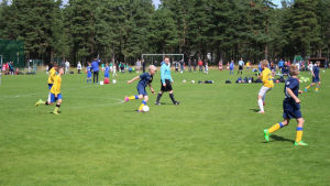 Hickens nya ordförande säger att det finns tillräckligt med barn för att upprätthålla fotbollsverksamhet i Hangö. Bilden är från juniorturneringen Östersjö cup år 2017. Barn spelar fotboll under Östersjö cup 2015.