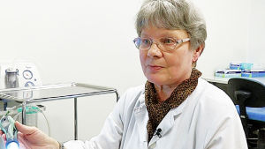 Ylilääkäri Riitta Luosujärvi tunnistaa Sjögrenin oireyhtymän. Ylilääkäri Riitta Luosujärvi, HUS reumatologia