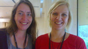 Naturpedagog Maria Aroluoma och kundrådgivare Katja Määttä på Finlands naturcentrum i Noux. Maria Aroluoma och Katja Määttä på Finlands naturcentrum Haltia.