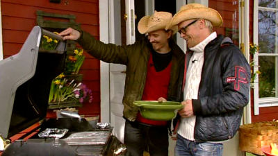 Paul och Jim grillar