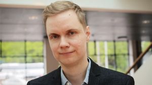 Juha Beurling på Konsumentförbundet efterlyser en ändring i lagen där man skulle ha rätt att säga upp sitt avtal även om det handlar om varor eller tjänster som är måttbeställda och skräddarsydda. Juha Beurling.