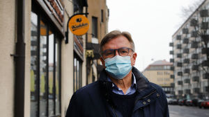 De nya restriktionerna drabbar hela restaurangbranschen, inte bara krögarna, säger Ilkka Joukanen. MaRan Varsinais-Suomen yhdistyksen puheenjohtaja, ravintoloitsija Ilkka Joukanen Mallaskukossa. Pystykuva.
