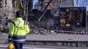 Skadad byggnad i Zafferana Etnea nära Catania d En skadad byggnad i Zafferana Etnea nära Catania efter jordskalvet 26.12.2018