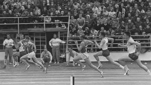 Miesten 400 metrin Ruotsi-ottelujuoksu Olympiastadionilla 1960-luvulla 