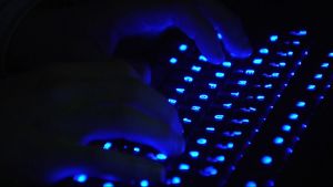 Tietokoneen näppäimistö.