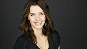 Mia Ehrnrooth sommarpratar den 9 juli. Mia Ehrnrooth ler mot kameran, en av vegas sommarpratare 2014