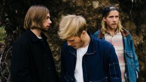 Lake Jons -yhtyeeseen kuuluvat Jaska Stenroth (vas.), Jooel Jons ja Mikko Pennanen. // Kuva: Markus Kontiainen