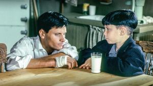 Kino: Lapsuuden loppu (16)