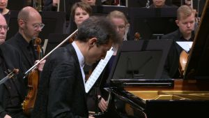 Solistina pianisti Jevgeni Sudbin