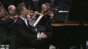 Solistina pianisti Ossi Tanner