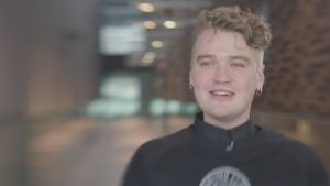 Haastattelussa Roope Mäenpää