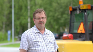 Ragnvald Blomfeldt sitter i tekniska nämnden i Vasa. Ragnvald Blomfeldt sitter i tekniska nämnden i Vasa.