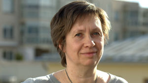 Tiina Höylä-Männistö ser stor nytta med att kunna röra sig ute bland ungdomar. Tiina Höylä-Männistö
