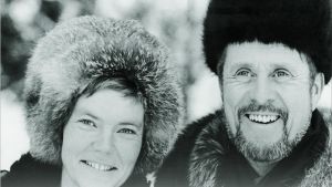 En del av pärmen till Märta Tikkanens "Två Scener ur ett konstnärsäktenskap", 2004. En del av pärmen till Märta Tikkanens "Två Scener ur ett konstnärsäktenskap". 2004.