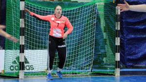 Stella Bruncrona gjorde en bra första halvlek i SIF:s mål. Stella Bruncrona står id målstoplen.