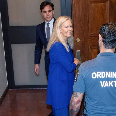 China Anna Lindstedt saapuu oikeudenkäyntiin 5. toukokuuta.