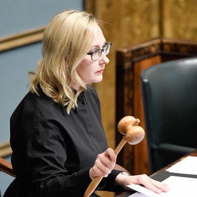 Maria Lohela eduskunnassa vuonna 2017.