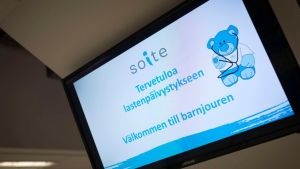 Till samkommunen Soites många populära tjänster hör barnakuten vid centralsjukhuset i Karleby. Infotavla välkomnar till barnjouren på centralsjukhuset i Karleby.