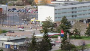 Varuboden-Osla funderar på att bygga ett affärskomplex på Teboiltomten i Hangö. Korsningen mellan Esplanaden och Halmstadsgatan i Hangö.